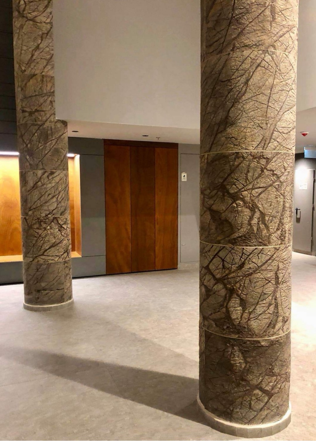 大理石傳承系列圓柱包覆應用|Marble Lineage Series column cladding
